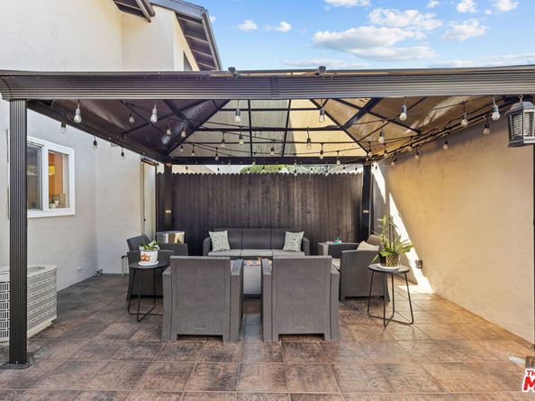 8806 1/2 Wyngate Street, Sunland CA 91040