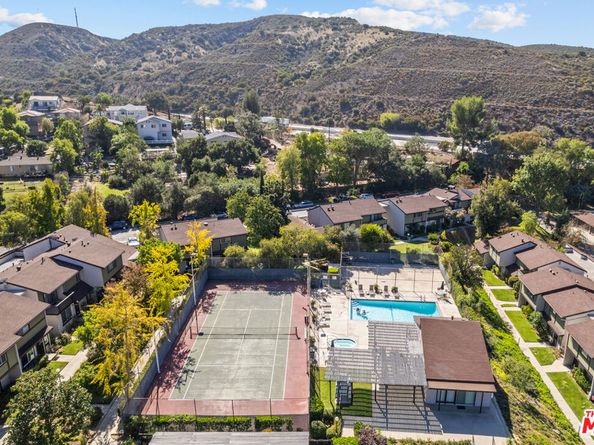 8806 1/2 Wyngate Street, Sunland CA 91040