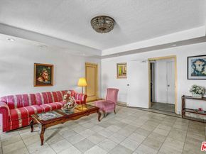 910 S Holt Avenue 305, Los Angeles CA 90035