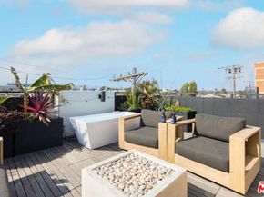 17 N Venice Boulevard, Venice CA 90291