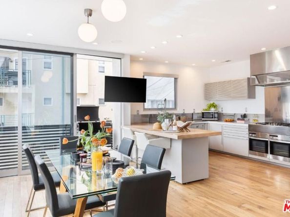 17 N Venice Boulevard, Venice CA 90291