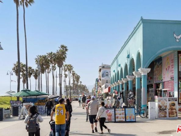 17 N Venice Boulevard, Venice CA 90291