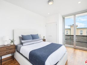 17 N Venice Boulevard, Venice CA 90291