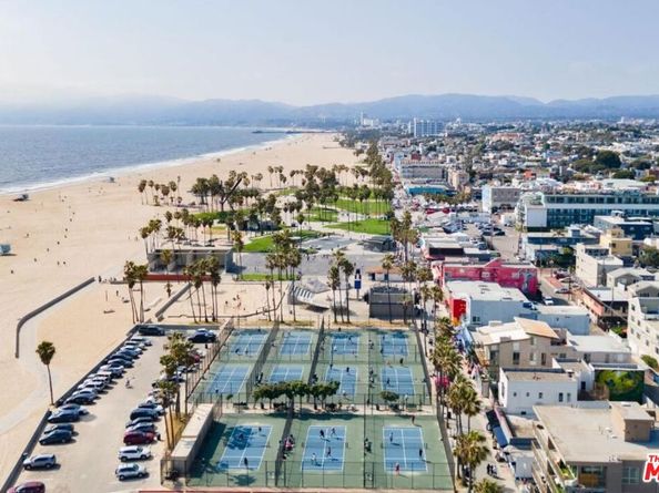 17 N Venice Boulevard, Venice CA 90291