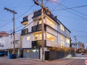 17 N Venice Boulevard, Venice CA 90291