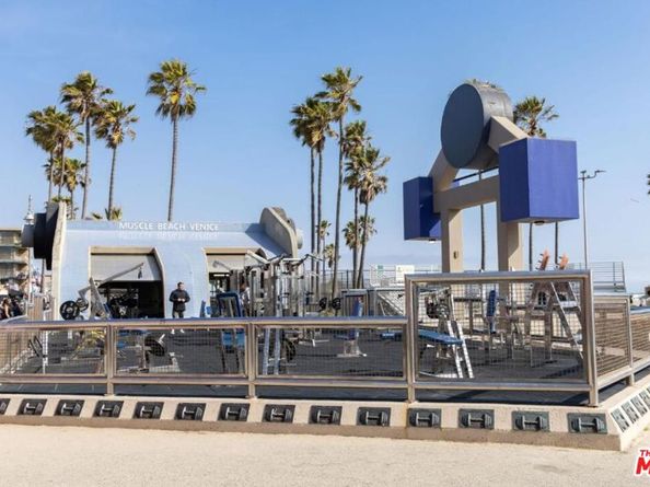 17 N Venice Boulevard, Venice CA 90291