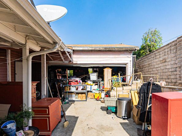 949 Dolores Drive, Altadena CA 91001