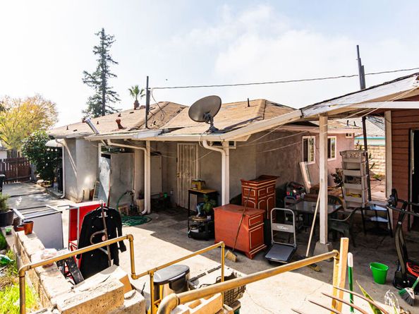 949 Dolores Drive, Altadena CA 91001