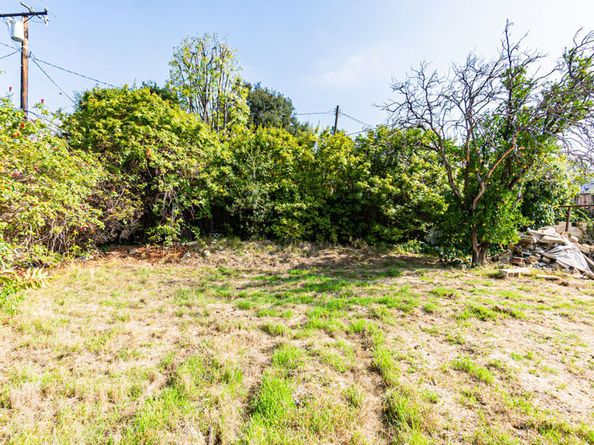 949 Dolores Drive, Altadena CA 91001