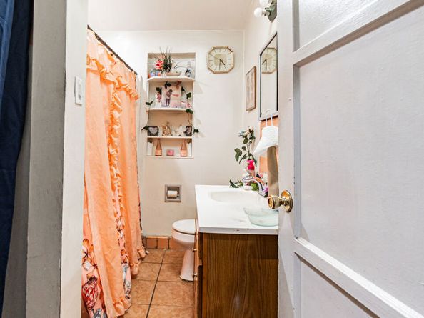 949 Dolores Drive, Altadena CA 91001