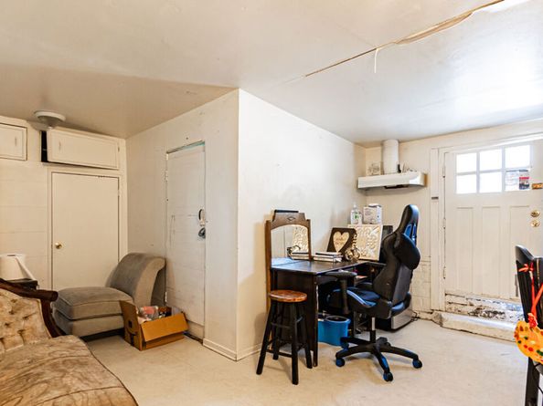 949 Dolores Drive, Altadena CA 91001