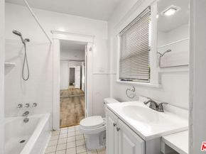 852 Venezia Avenue, Venice CA 90291