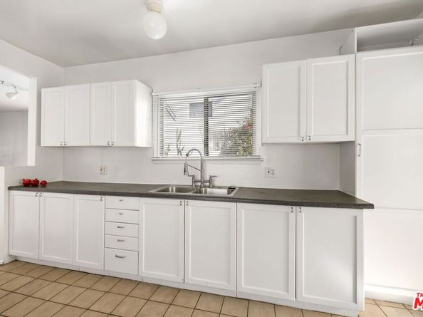 852 Venezia Avenue, Venice CA 90291