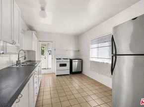 852 Venezia Avenue, Venice CA 90291