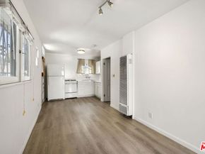 852 Venezia Avenue, Venice CA 90291