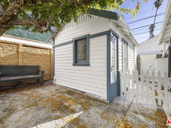 852 Venezia Avenue, Venice CA 90291