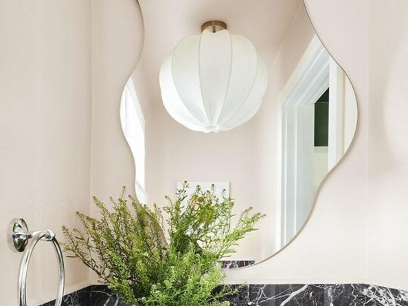 1300 S Lake Street, Burbank CA 91502