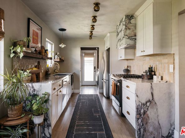 1300 S Lake Street, Burbank CA 91502