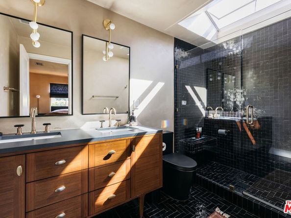 1300 S Lake Street, Burbank CA 91502