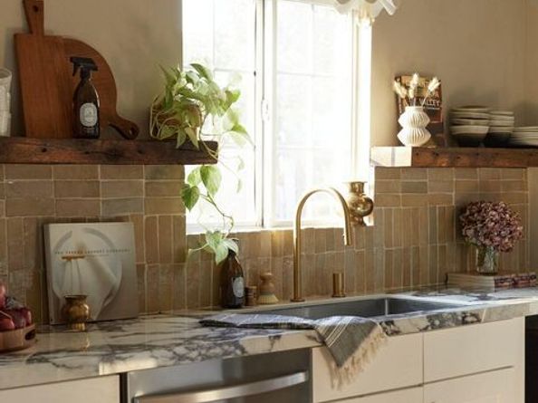 1300 S Lake Street, Burbank CA 91502