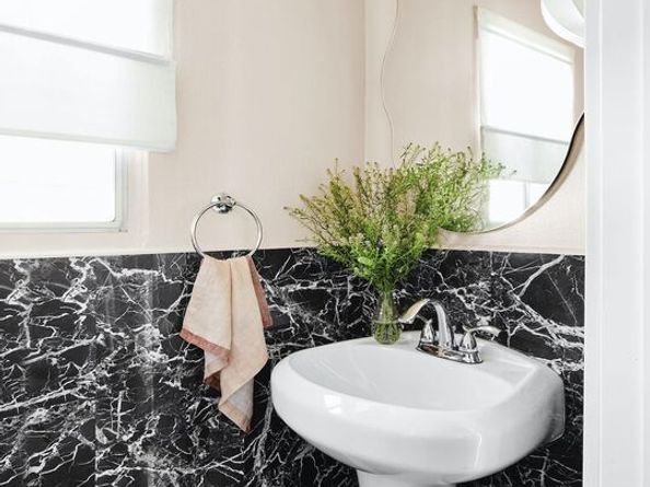 1300 S Lake Street, Burbank CA 91502