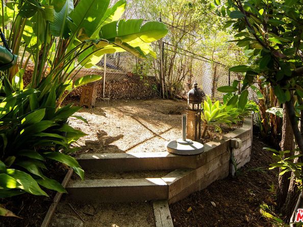 3414 Fernwood Avenue, Los Angeles CA 90039