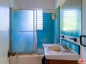 320 S Glenwood Place, Burbank CA 91506