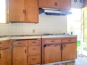 320 S Glenwood Place, Burbank CA 91506