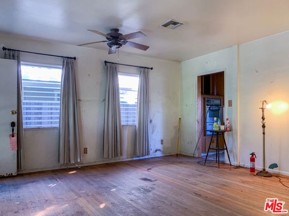 320 S Glenwood Place, Burbank CA 91506