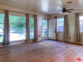 320 S Glenwood Place, Burbank CA 91506