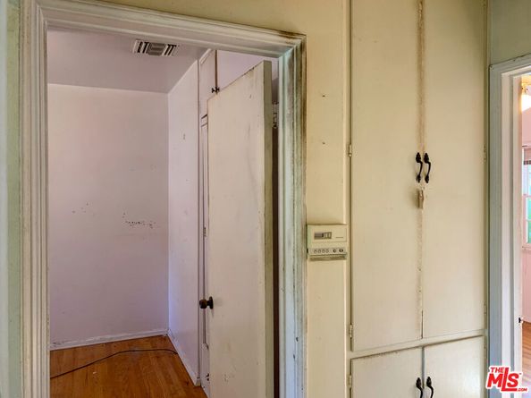 320 S Glenwood Place, Burbank CA 91506