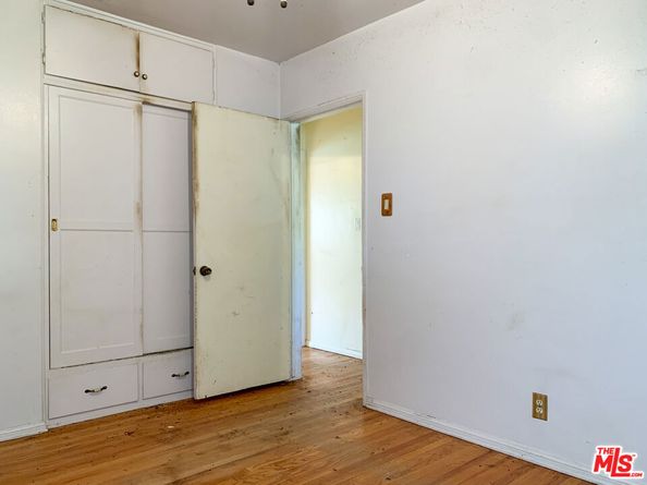 320 S Glenwood Place, Burbank CA 91506