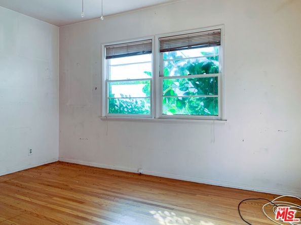 320 S Glenwood Place, Burbank CA 91506