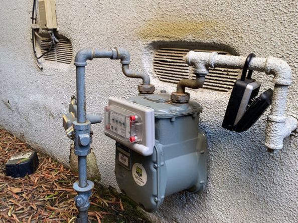 320 S Glenwood Place, Burbank CA 91506