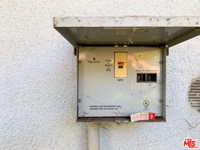 320 S Glenwood Place, Burbank CA 91506