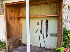 320 S Glenwood Place, Burbank CA 91506