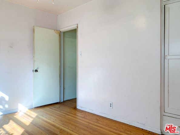 320 S Glenwood Place, Burbank CA 91506