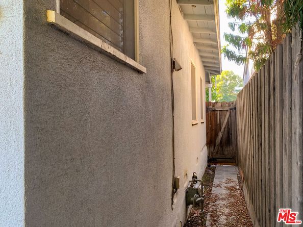 320 S Glenwood Place, Burbank CA 91506