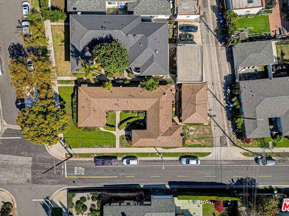 8767 Airdrome Street, Los Angeles CA 90035