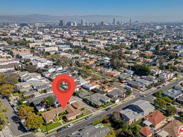 8767 Airdrome Street, Los Angeles CA 90035