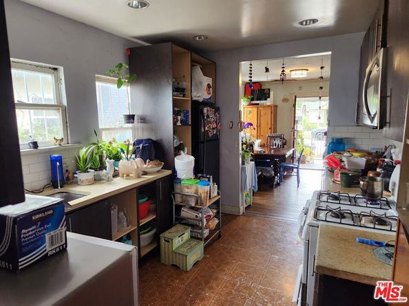 5747 3rd Avenue, Los Angeles CA 90043