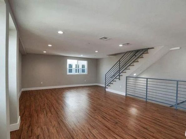 2301 Hauser Boulevard, Los Angeles CA 90016