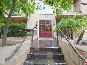 8555 Cashio Street PH4, Los Angeles CA 90035