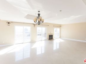 8555 Cashio Street PH4, Los Angeles CA 90035