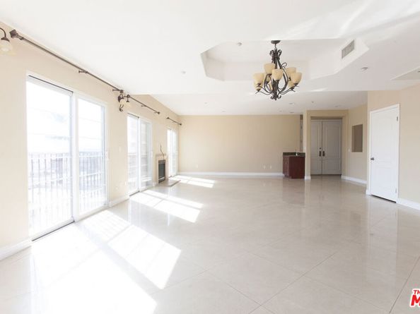 8555 Cashio Street PH4, Los Angeles CA 90035