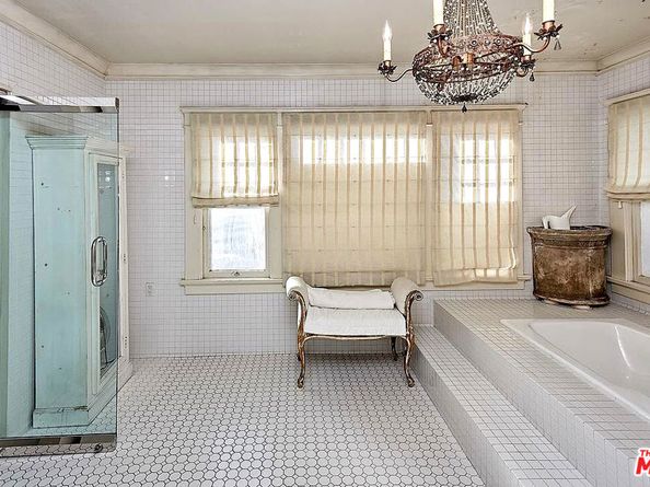 450 S Serrano Avenue, Los Angeles CA 90020