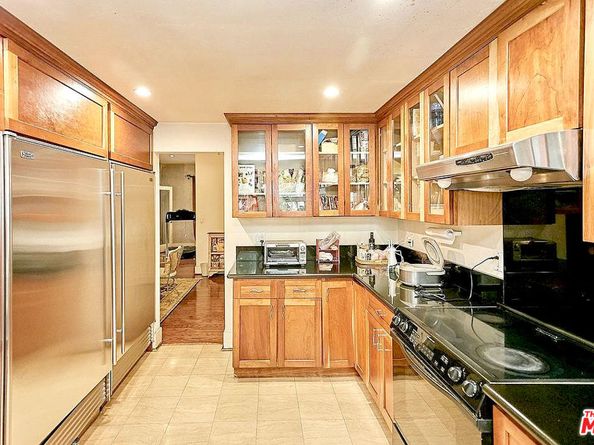 450 S Serrano Avenue, Los Angeles CA 90020