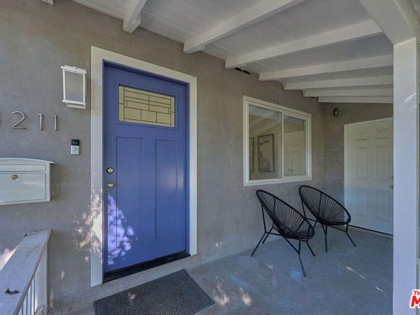 4211 W Woodland Avenue, Burbank CA 91505