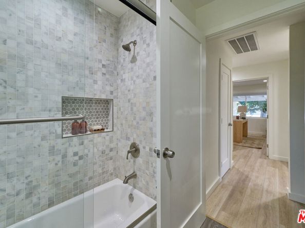 4211 W Woodland Avenue, Burbank CA 91505