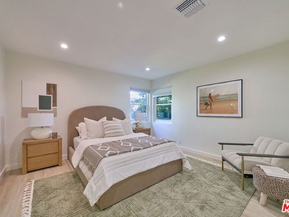 4211 W Woodland Avenue, Burbank CA 91505